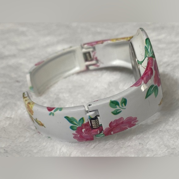 White Floral Design Ladies Bangle Style Wristwatch - Picture 6 of 12